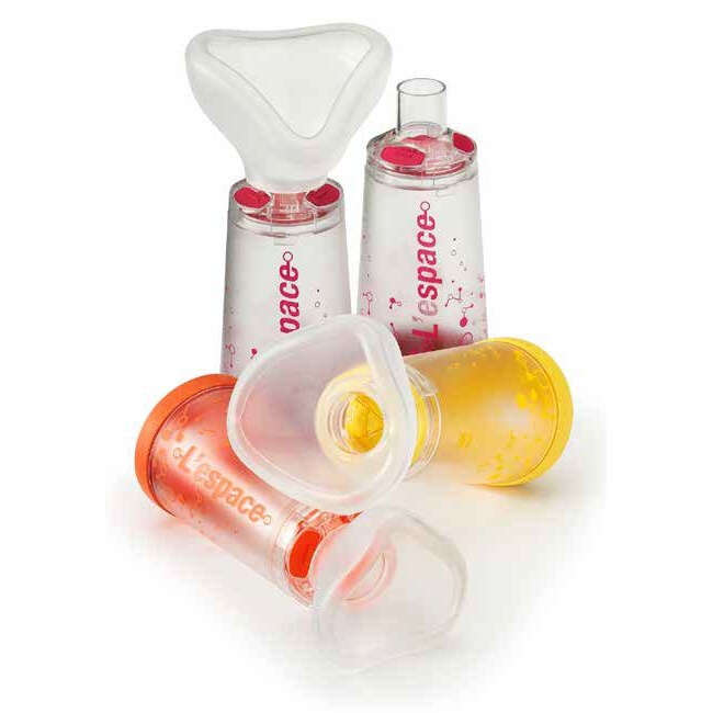 L'espace - Camera distanziatrice per erogatori spray predosati  220 ml per adulti con boccaglio valvola inspirazione 2 valvole espirazione codice colore magenta